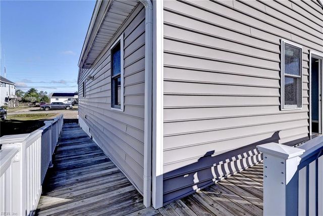 18 Ridge RD, Poquoson, VA 23662