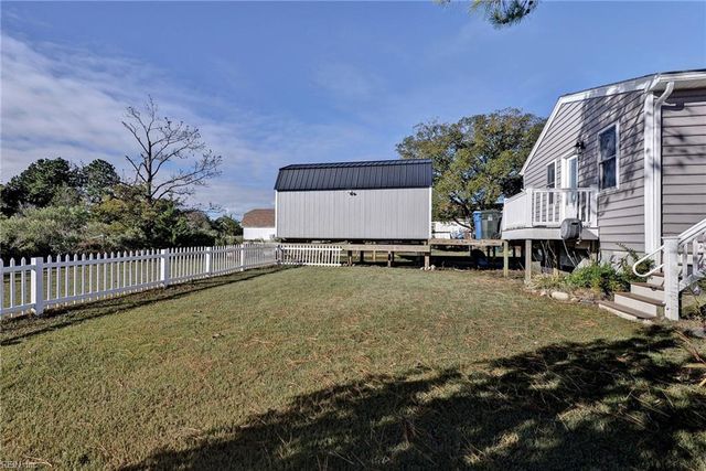 18 Ridge RD, Poquoson, VA 23662