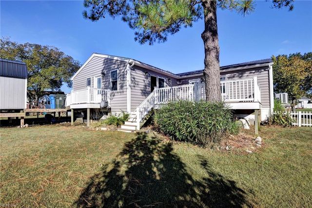 18 Ridge RD, Poquoson, VA 23662