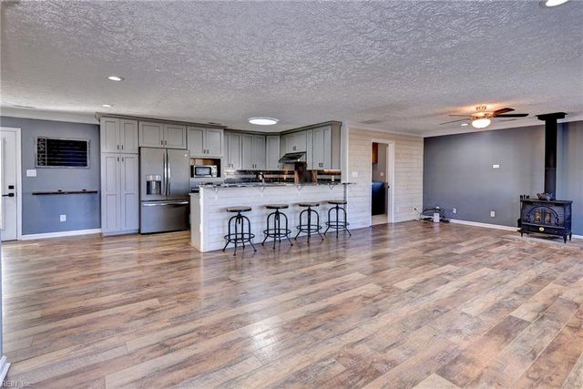 18 Ridge RD, Poquoson, VA 23662