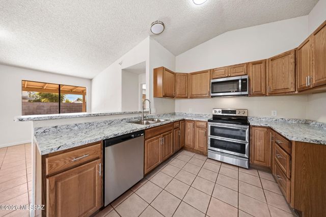 5960 S Birchwood Drive, Tucson, AZ 85746