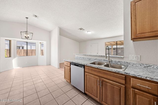 5960 S Birchwood Drive, Tucson, AZ 85746