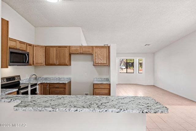 5960 S Birchwood Drive, Tucson, AZ 85746