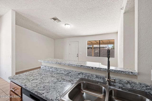 5960 S Birchwood Drive, Tucson, AZ 85746