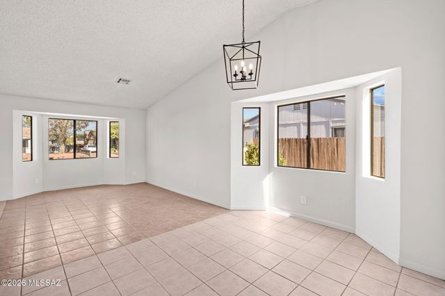 5960 S Birchwood Drive, Tucson, AZ 85746