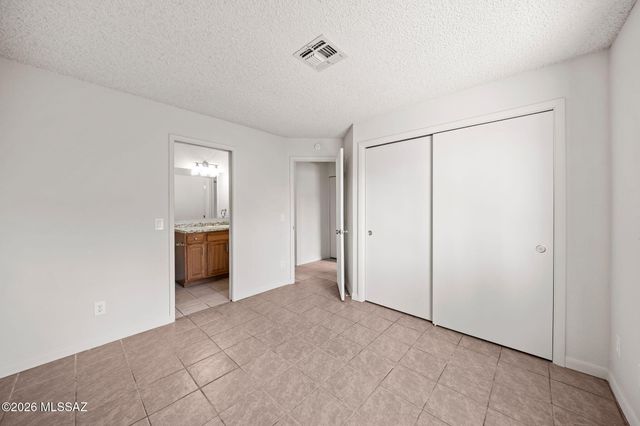 5960 S Birchwood Drive, Tucson, AZ 85746