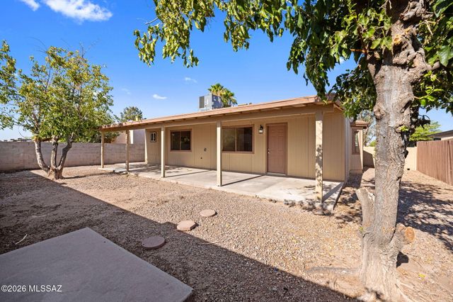 5960 S Birchwood Drive, Tucson, AZ 85746
