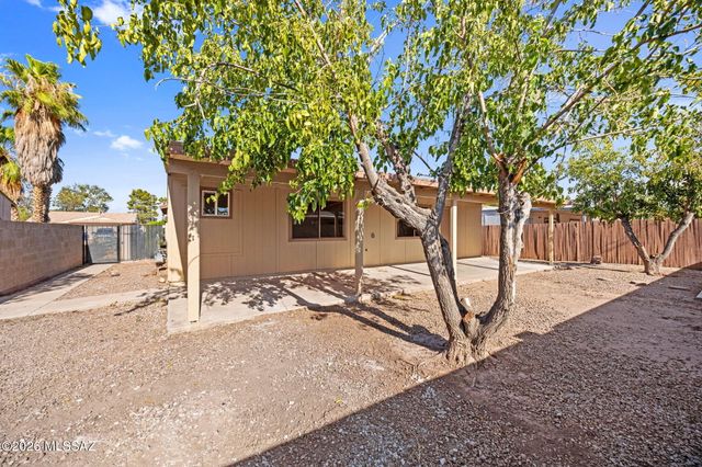 5960 S Birchwood Drive, Tucson, AZ 85746