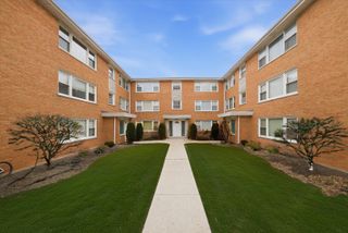 6925 W 64th Place 3F, Chicago, IL 60638