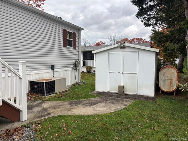 1661 Old Country Road 280, Riverhead, NY 11901