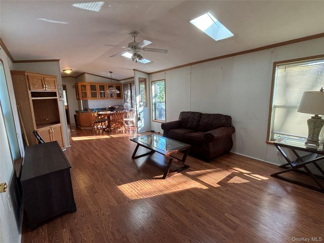 1661 Old Country Road 280, Riverhead, NY 11901