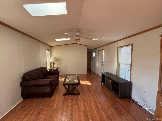 1661 Old Country Road 280, Riverhead, NY 11901