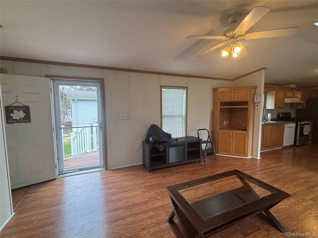 1661 Old Country Road 280, Riverhead, NY 11901