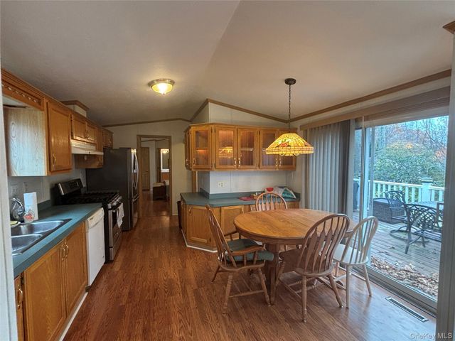 1661 Old Country Road 280, Riverhead, NY 11901