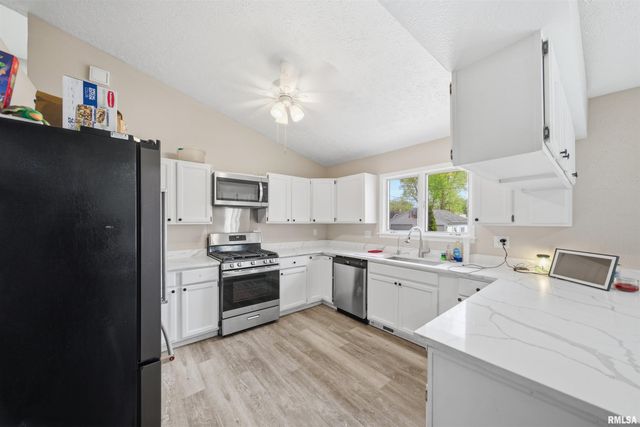1315 PRINCE Street, Pekin, IL 61554