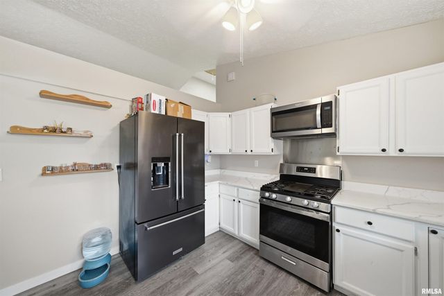 1315 PRINCE Street, Pekin, IL 61554