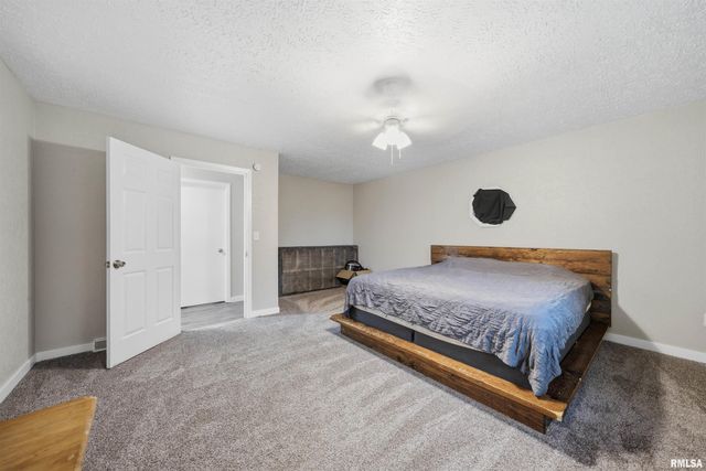 1315 PRINCE Street, Pekin, IL 61554