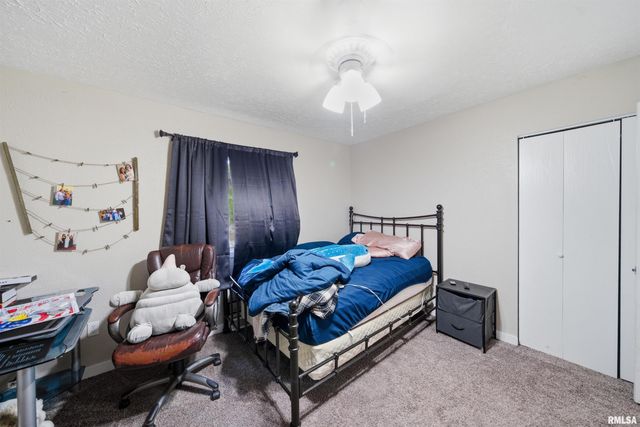 1315 PRINCE Street, Pekin, IL 61554