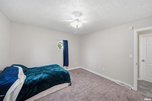1315 PRINCE Street, Pekin, IL 61554
