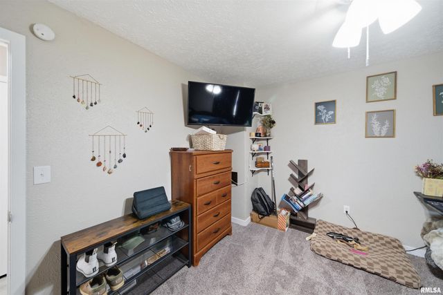 1315 PRINCE Street, Pekin, IL 61554