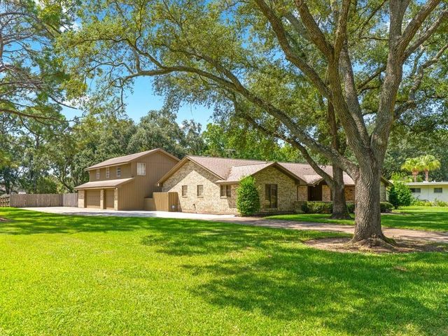 2624 Oak Drive Drive, Bay City, TX 77414