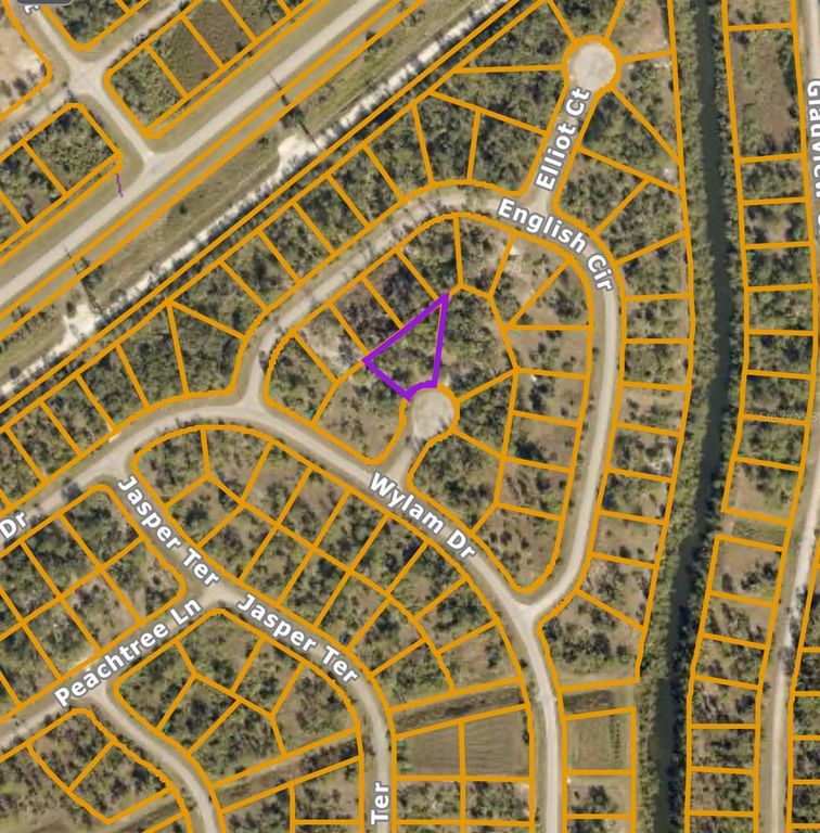 PILLOW COURT, North Port, FL 34288