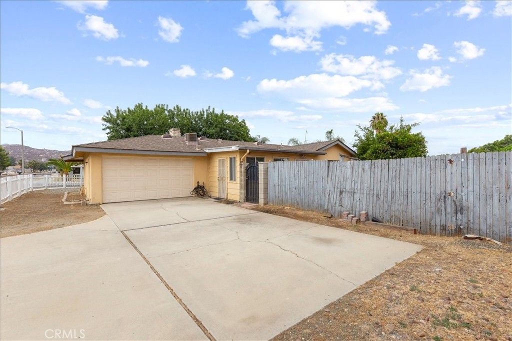 Image 23 of property listing at 892 Margaret, Hemet, CA 92543