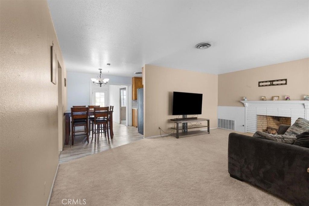 Image 4 of property listing at 892 Margaret, Hemet, CA 92543