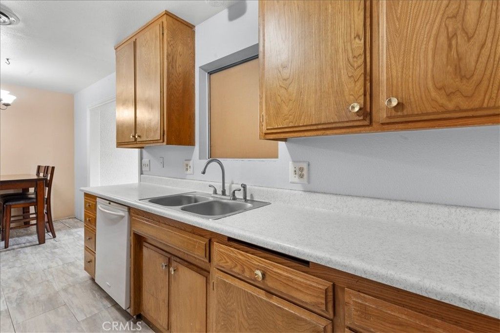 Image 9 of property listing at 892 Margaret, Hemet, CA 92543