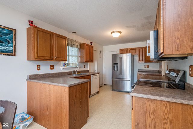 4611 Ashwood Drive, Seymour, IN 47274