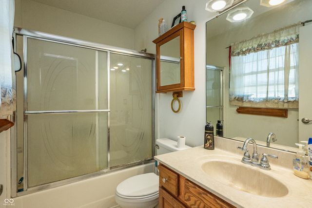 4611 Ashwood Drive, Seymour, IN 47274