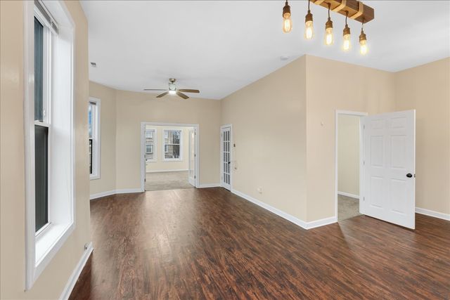 4823 S INDIANA Avenue, Chicago, IL 60615