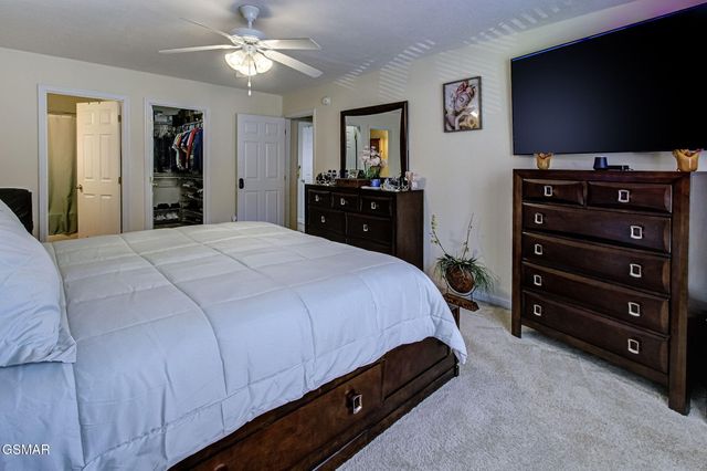 648 Lloyd Huskey Road, Pigeon Forge, TN 37863