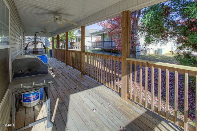 648 Lloyd Huskey Road, Pigeon Forge, TN 37863