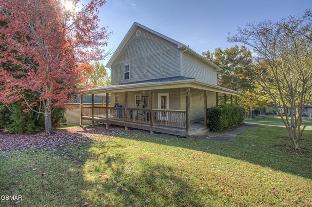 648 Lloyd Huskey Road, Pigeon Forge, TN 37863