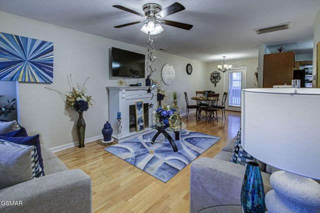 648 Lloyd Huskey Road, Pigeon Forge, TN 37863