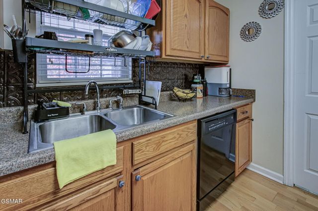 648 Lloyd Huskey Road, Pigeon Forge, TN 37863