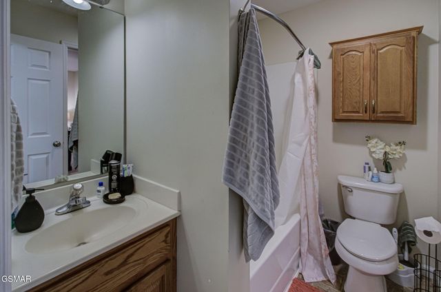 648 Lloyd Huskey Road, Pigeon Forge, TN 37863