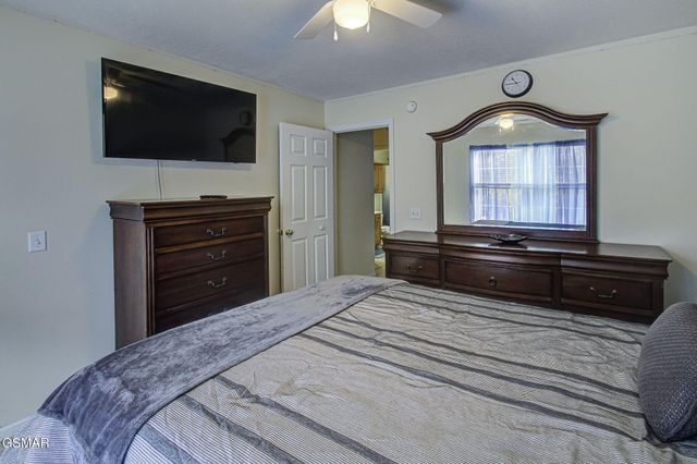 648 Lloyd Huskey Road, Pigeon Forge, TN 37863