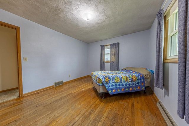 32 S Pontiac Drive, Janesville, WI 53545