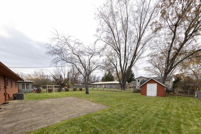 32 S Pontiac Drive, Janesville, WI 53545