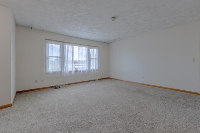 32 S Pontiac Drive, Janesville, WI 53545