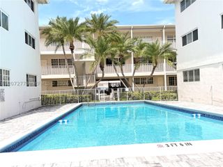 462 Golden Isles Dr 305, Hallandale Beach, FL 33009