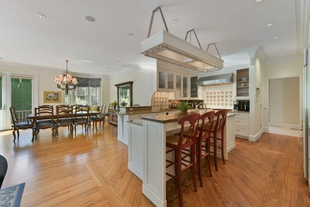 37 Shoestring Bay Road, Mashpee, MA 02649
