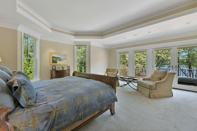 37 Shoestring Bay Road, Mashpee, MA 02649
