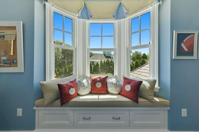 37 Shoestring Bay Road, Mashpee, MA 02649