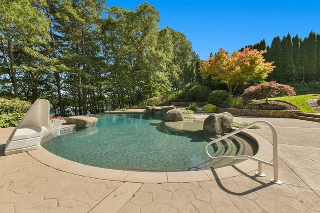 37 Shoestring Bay Road, Mashpee, MA 02649
