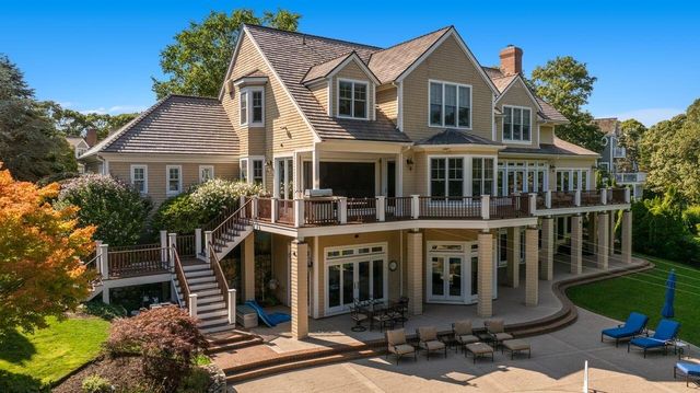 37 Shoestring Bay Road, Mashpee, MA 02649