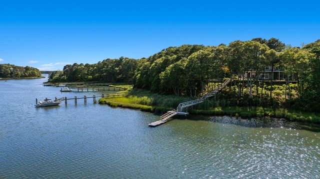 37 Shoestring Bay Road, Mashpee, MA 02649