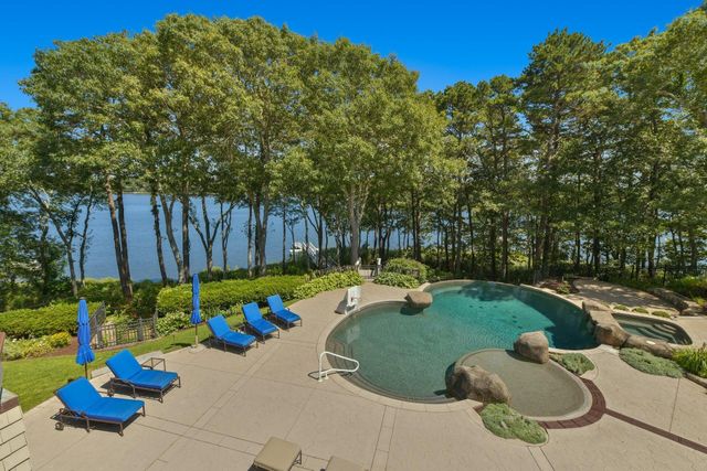 37 Shoestring Bay Road, Mashpee, MA 02649